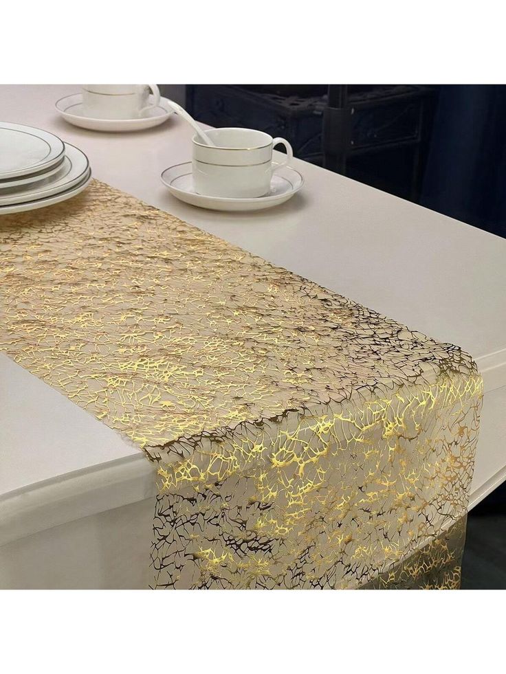 Zuri Luxe Mesh Table Runner