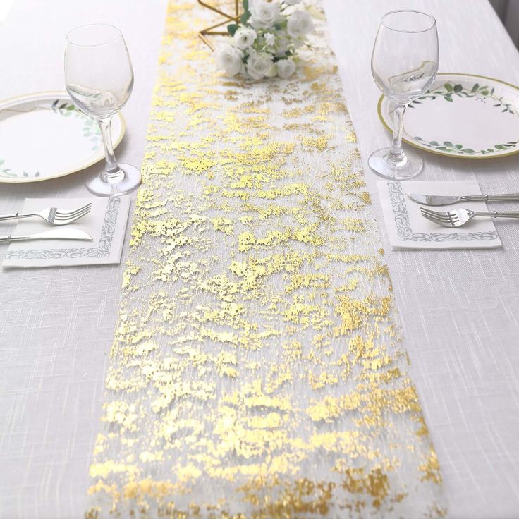 Zuri Luxe Mesh Table Runner